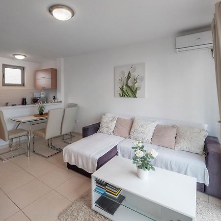 Sea View Two Bedroom Family Apartment With Pool - Sunset Ivanovici Bečići Exterior photo