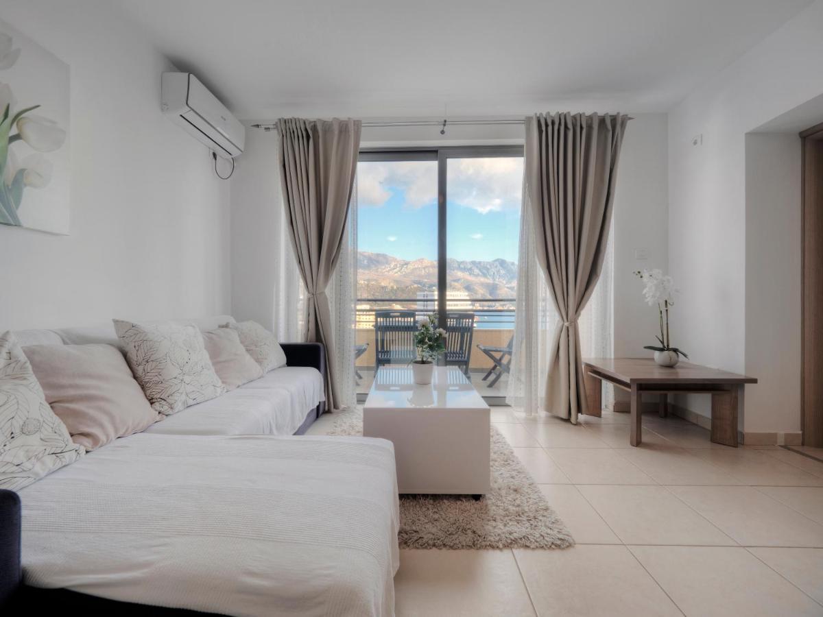 Sea View Two Bedroom Family Apartment With Pool - Sunset Ivanovici Bečići Exterior photo