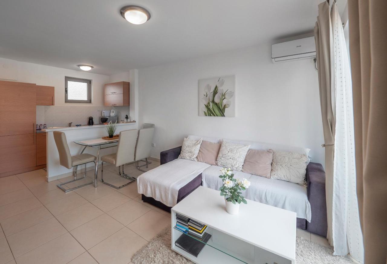 Sea View Two Bedroom Family Apartment With Pool - Sunset Ivanovici Bečići Exterior photo